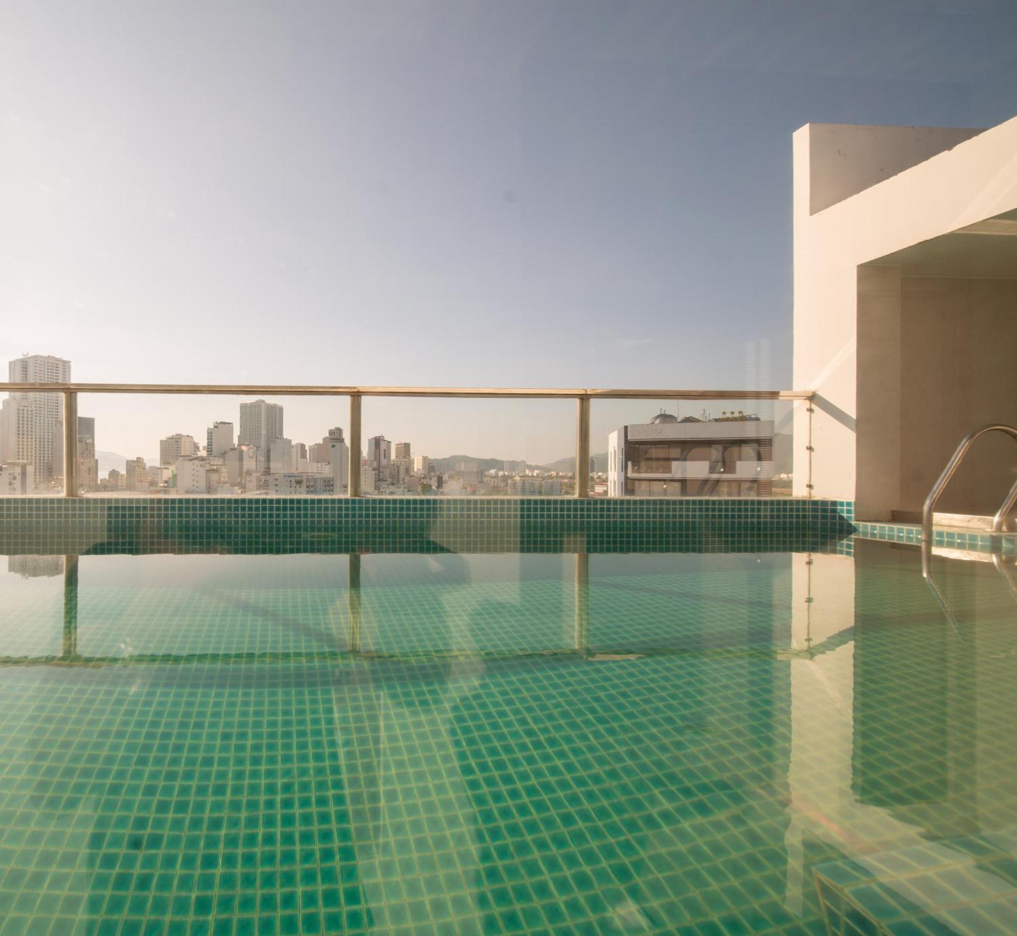 เซเว่น ซี โฮเต็ล แอนด์ อพาร์ตเมนต์ Hotel ญาจาง ภายนอก รูปภาพ